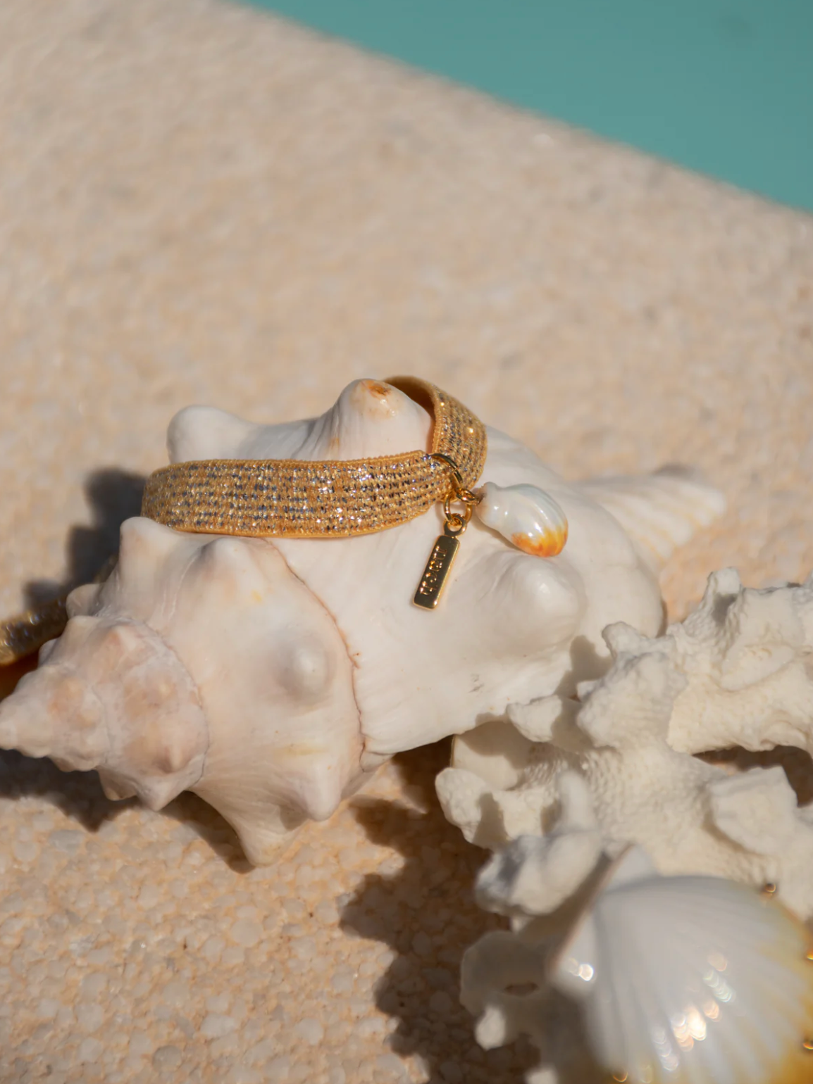 Pearly Shell Twistband Bracelet