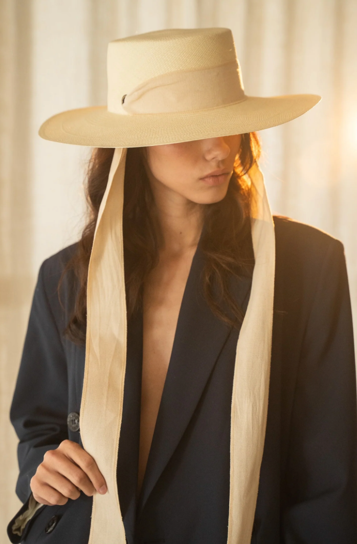 Velas Extra Wide Brim