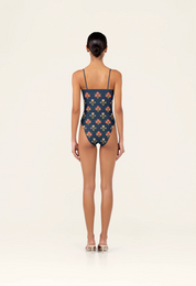 Ebano Isolda One Piece
