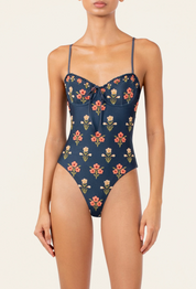 Ebano Isolda One Piece