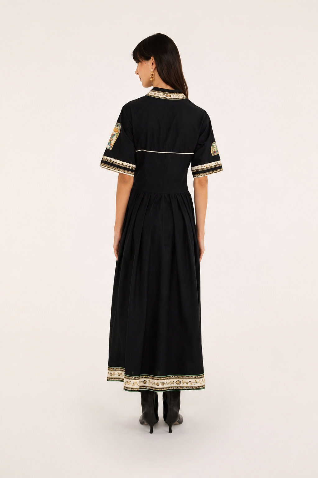 Vintage Souvenirs Black