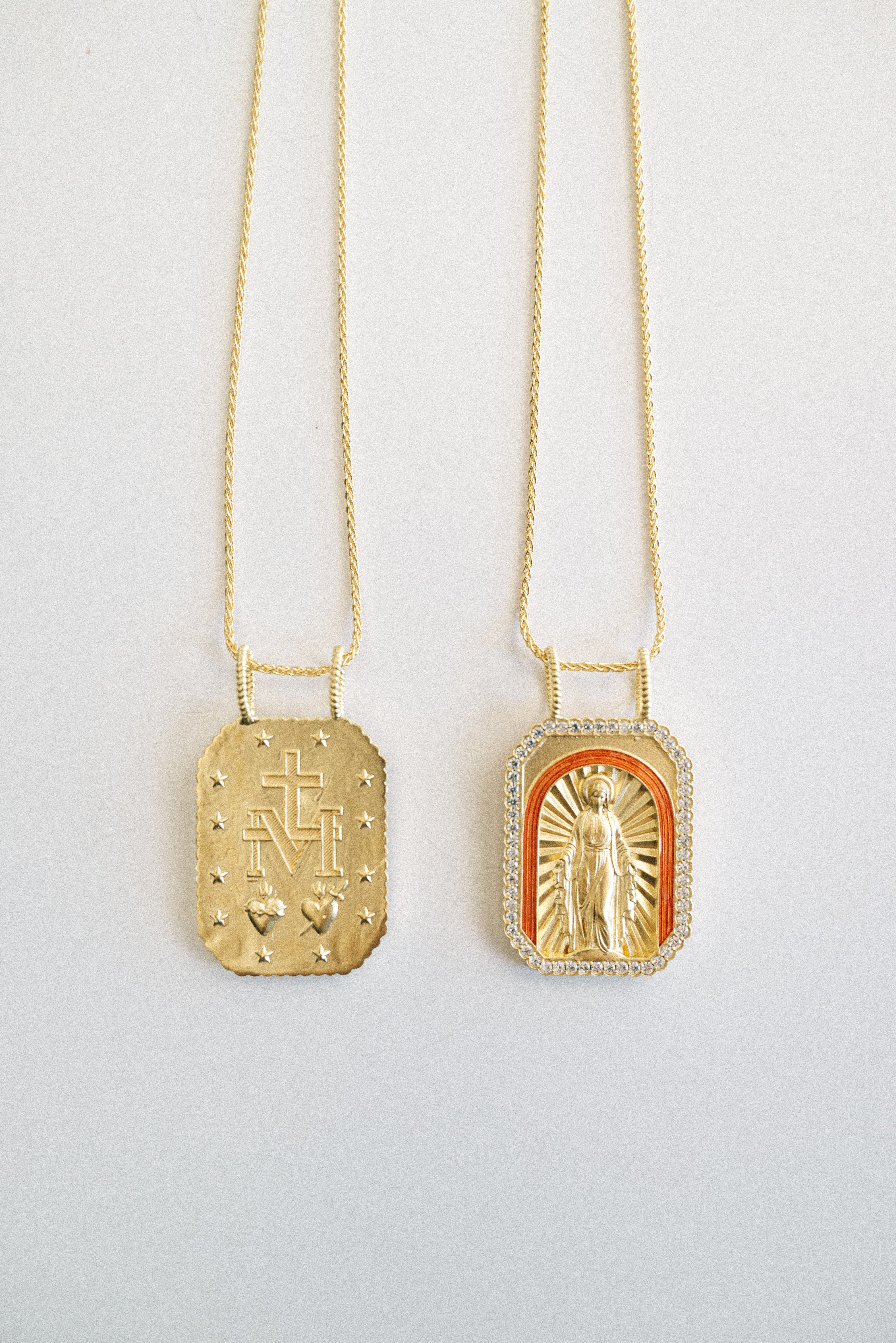 Virgen Luz Coral Necklace