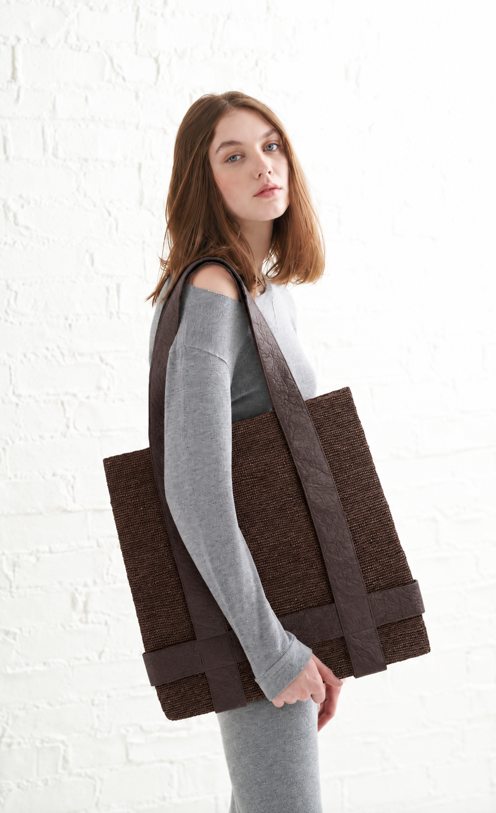 Natuva Dark Straw & Pinatex Hat Bag