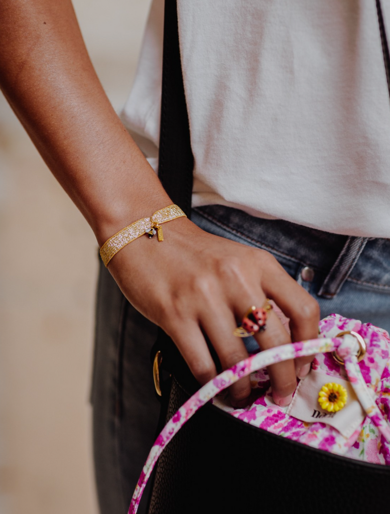 Bee Gold Elastic Bracelet