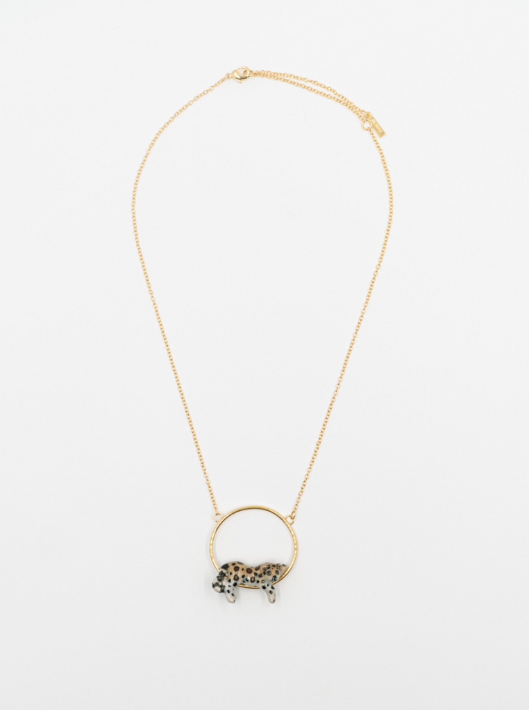 Lying Leopard Round Necklace