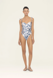 Rabano Petalo One Piece