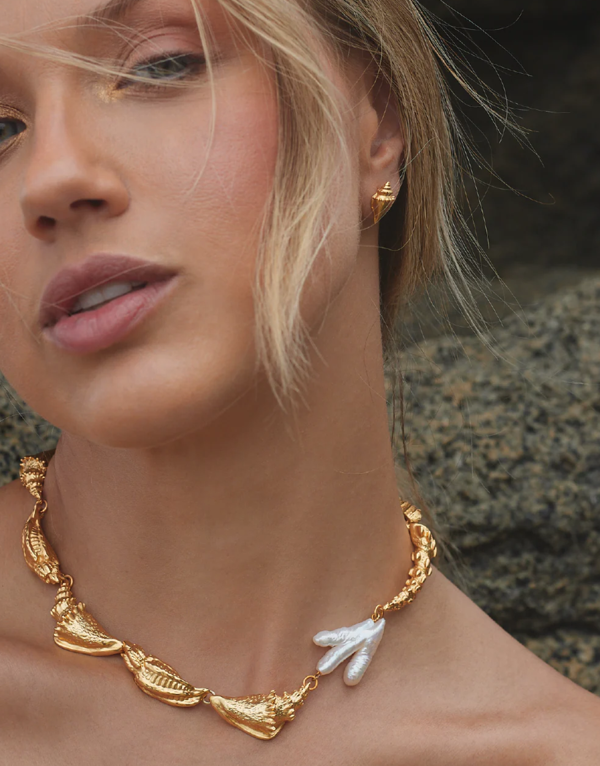 Caracola Set Necklace And Earrings