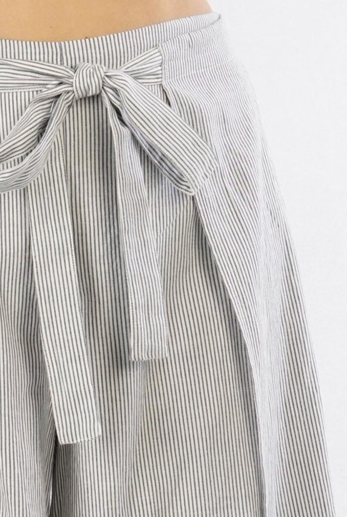 Yarn-Dye Wrap White/Navy Pant